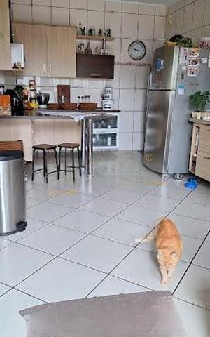 Casa à venda com 220m², 4 quartos e sem vaga