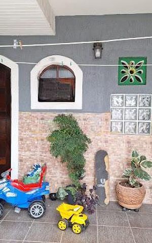 Casa à venda com 220m², 4 quartos e sem vaga