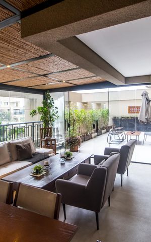 Apartamento à venda com 141m², 2 quartos e 1 vaga Apartamento à venda com 141m², 2 quartos e 1 vagaVaranda