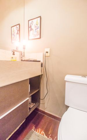 Apartamento à venda com 141m², 2 quartos e 1 vaga Apartamento à venda com 141m², 2 quartos e 1 vagaBanheiro 2
