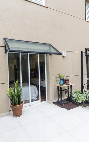 Apartamento à venda com 141m², 2 quartos e 1 vaga Apartamento à venda com 141m², 2 quartos e 1 vagaVaranda