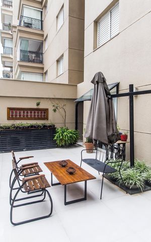 Apartamento à venda com 141m², 2 quartos e 1 vaga Apartamento à venda com 141m², 2 quartos e 1 vagaVaranda