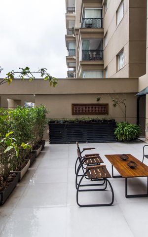 Apartamento à venda com 141m², 2 quartos e 1 vaga Apartamento à venda com 141m², 2 quartos e 1 vagaVaranda