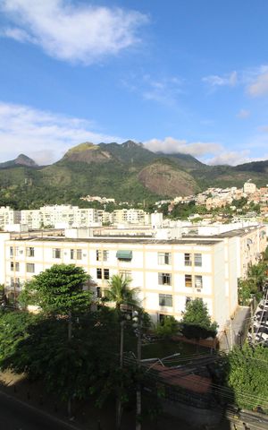 Apartamento à venda com 90m², 3 quartos e 2 vagasSala - Vista