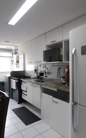 Apartamento à venda com 90m², 3 quartos e 2 vagasCozinha
