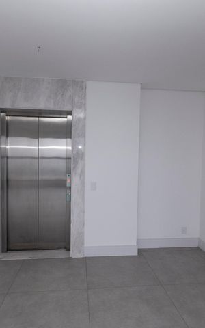Apartamento à venda com 222m², 3 quartos e 4 vagas Apartamento à venda com 222m², 3 quartos e 4 vagasELEVADOR EXCLIUSIVO PARA O IMÓVEL