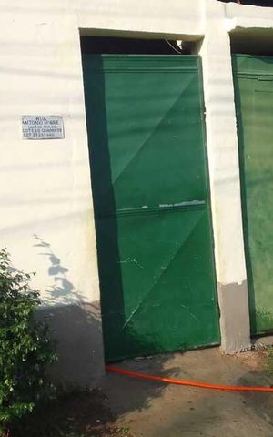 Casa para alugar com 100m², 2 quartos e 2 vagas Casa para alugar com 100m², 2 quartos e 2 vagasFachada