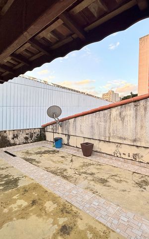 Casa à venda com 221m², 2 quartos e 3 vagas Casa à venda com 221m², 2 quartos e 3 vagasTerraço