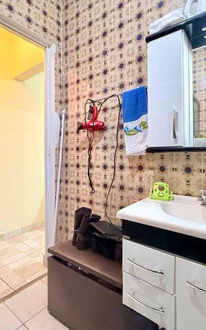 Casa à venda com 221m², 2 quartos e 3 vagas Casa à venda com 221m², 2 quartos e 3 vagasBanheiro Suíte 1