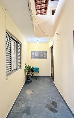 Casa à venda com 221m², 2 quartos e 3 vagas Casa à venda com 221m², 2 quartos e 3 vagasQuintal