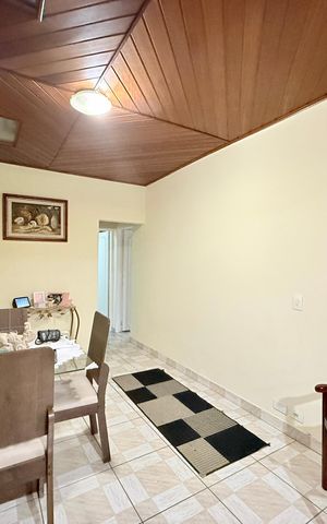 Casa à venda com 221m², 2 quartos e 3 vagas Casa à venda com 221m², 2 quartos e 3 vagasSala
