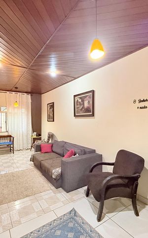 Casa à venda com 221m², 2 quartos e 3 vagas Casa à venda com 221m², 2 quartos e 3 vagasSala