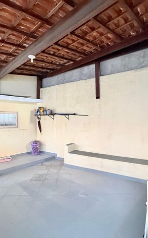 Casa à venda com 221m², 2 quartos e 3 vagas Casa à venda com 221m², 2 quartos e 3 vagasTerraço