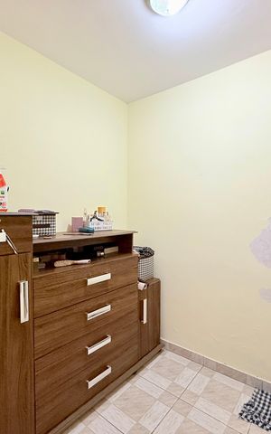 Casa à venda com 221m², 2 quartos e 3 vagas Casa à venda com 221m², 2 quartos e 3 vagasCloset Suíte 2