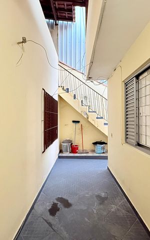 Casa à venda com 221m², 2 quartos e 3 vagas Casa à venda com 221m², 2 quartos e 3 vagasQuintal