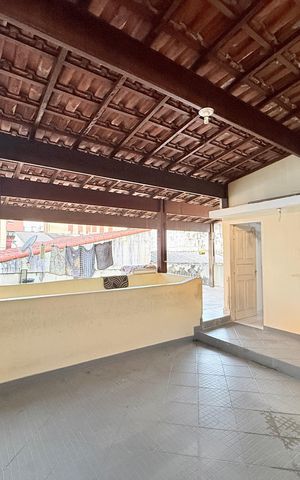 Casa à venda com 221m², 2 quartos e 3 vagas Casa à venda com 221m², 2 quartos e 3 vagasTerraço
