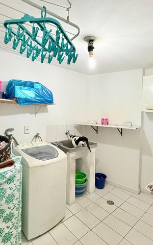 Casa à venda com 221m², 2 quartos e 3 vagas Casa à venda com 221m², 2 quartos e 3 vagasÁrea de Serviço