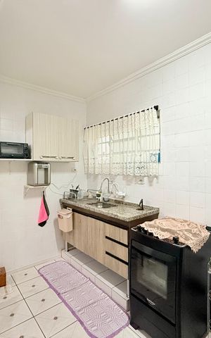 Casa à venda com 221m², 2 quartos e 3 vagas Casa à venda com 221m², 2 quartos e 3 vagasCozinha