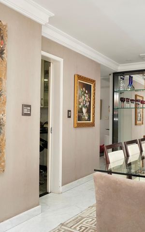 Apartamento à venda com 240m², 4 quartos e 3 vagas Apartamento à venda com 240m², 4 quartos e 3 vagasCopa