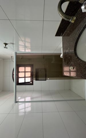 Casa à venda com 85m², 3 quartos e 1 vaga Casa à venda com 85m², 3 quartos e 1 vagaBanheiro Social