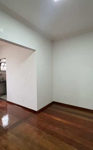 Casa à venda com 85m², 3 quartos e 1 vaga Casa à venda com 85m², 3 quartos e 1 vagaSala