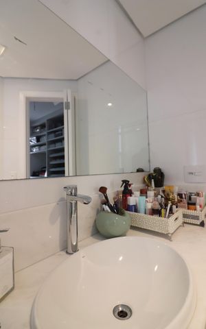 Apartamento à venda com 200m², 3 quartos e 2 vagasQuarto 1 - Suíte Banheiro 