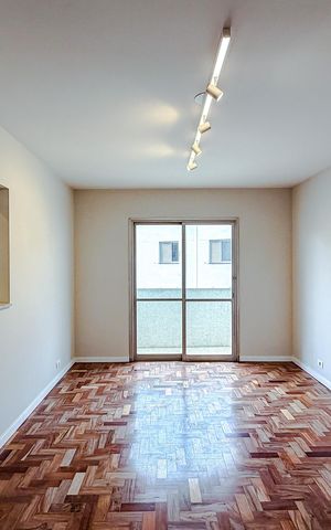 Apartamento à venda com 74m², 2 quartos e 1 vaga Apartamento à venda com 74m², 2 quartos e 1 vagaSala