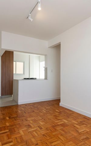 Apartamento à venda com 70m², 2 quartos e 1 vaga Apartamento à venda com 70m², 2 quartos e 1 vagaSala