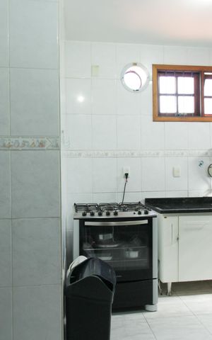 Casa à venda com 255m², 3 quartos e 2 vagas Casa à venda com 255m², 3 quartos e 2 vagasCozinha