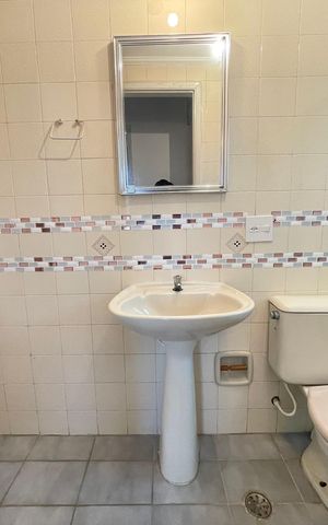 Apartamento à venda com 71m², 2 quartos e 1 vaga Apartamento à venda com 71m², 2 quartos e 1 vagaBanheiro social