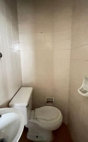 Apartamento à venda com 71m², 2 quartos e 1 vaga Apartamento à venda com 71m², 2 quartos e 1 vagaBanheiro de serviço