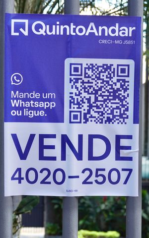Apartamento à venda com 100m², 3 quartos e 1 vaga Apartamento à venda com 100m², 3 quartos e 1 vagaPlaca