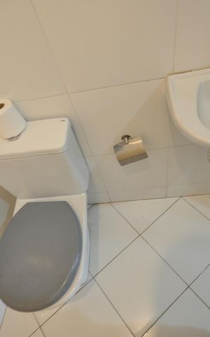 Casa à venda com 220m², 2 quartos e 1 vagaBanheiro de serviço