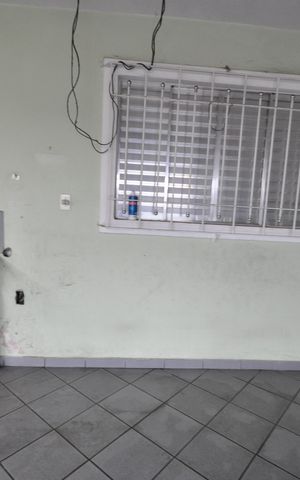 Casa à venda com 220m², 2 quartos e 1 vagaÁrea de Serviço
