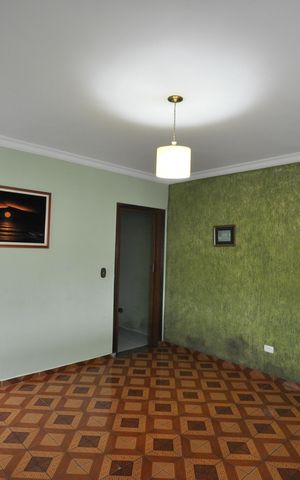 Casa à venda com 220m², 2 quartos e 1 vagaSala
