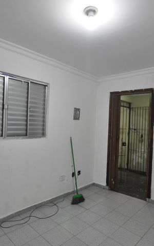 Casa à venda com 220m², 2 quartos e 1 vagaQuarto de serviço