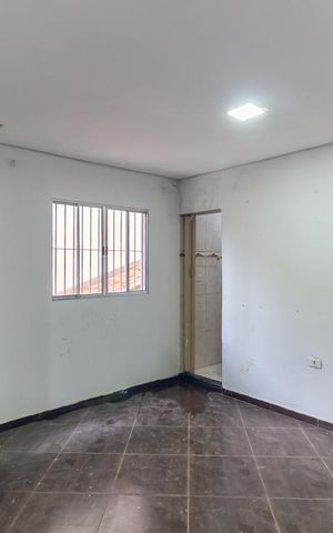 Casa para alugar com 50m², 2 quartos e sem vaga Casa para alugar com 50m², 2 quartos e sem vagaSala