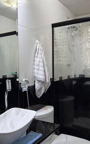 Apartamento à venda com 61m², 2 quartos e 1 vaga Apartamento à venda com 61m², 2 quartos e 1 vagaBanheiro