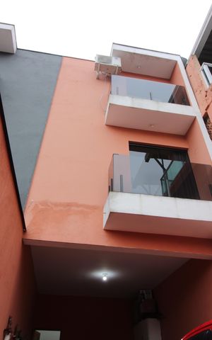 Casa à venda com 120m², 3 quartos e 2 vagasfachada interna