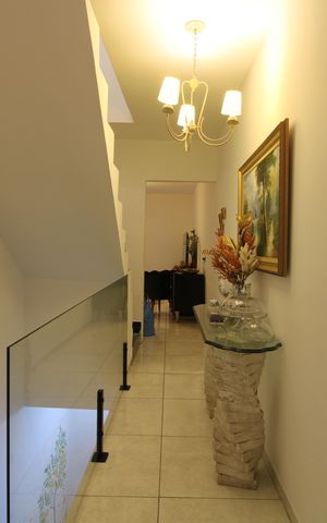 Casa à venda com 120m², 3 quartos e 2 vagascorredor inferior