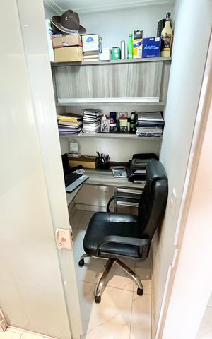 Apartamento à venda com 85m², 2 quartos e 2 vagas Apartamento à venda com 85m², 2 quartos e 2 vagasEscritório