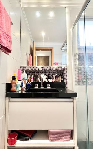 Apartamento à venda com 85m², 2 quartos e 2 vagas Apartamento à venda com 85m², 2 quartos e 2 vagasBanheiro da Suíte 1