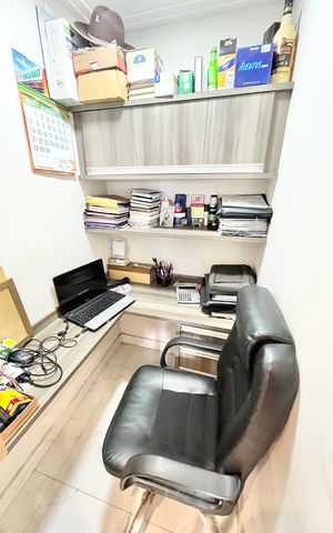 Apartamento à venda com 85m², 2 quartos e 2 vagas Apartamento à venda com 85m², 2 quartos e 2 vagasEscritório