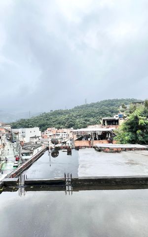 Casa à venda com 240m², 4 quartos e 6 vagasTerraço