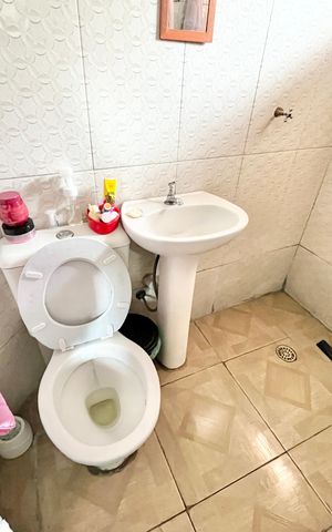 Casa à venda com 240m², 4 quartos e 6 vagasBanheiro 2