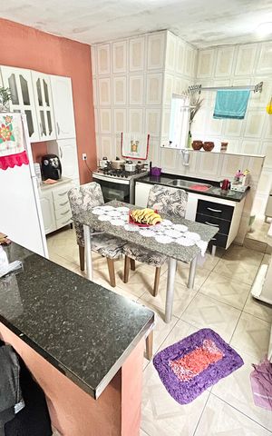 Casa à venda com 240m², 4 quartos e 6 vagasCozinha