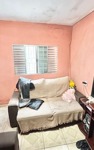 Casa à venda com 240m², 4 quartos e 6 vagasSala