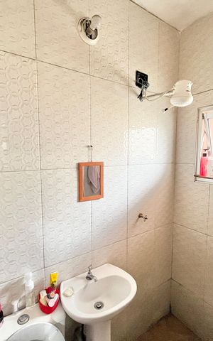Casa à venda com 240m², 4 quartos e 6 vagasBanheiro 2
