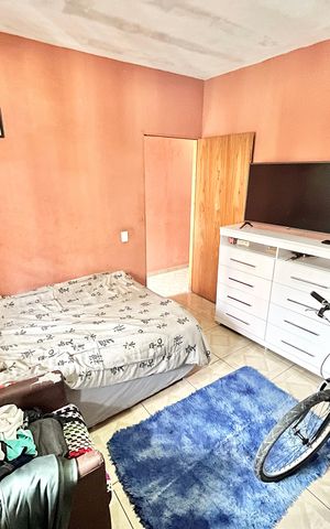 Casa à venda com 240m², 4 quartos e 6 vagasQuarto 1 - Suíte