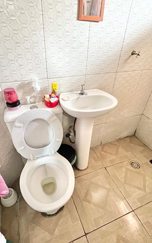 Casa à venda com 240m², 4 quartos e 6 vagasBanheiro 2